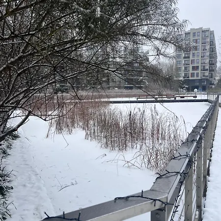 Lake Park Apartament With Free Parking Airport Netflix Apartman Varsó