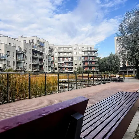 Lake Park Apartament With Free Parking Airport Netflix Varsó